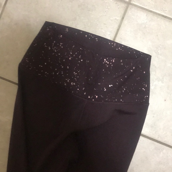 Brand new - looks like buffbunny! Sz medium - Picture 2 of 2